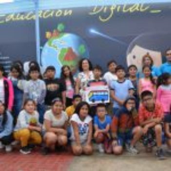 “Bus Educación Digital” de Fundación Telefónica recorrerá Carmen de la Legua - Reynoso