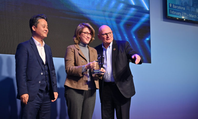 Nuestro programa educativo ganó premio «GLOMO 2023» en el Mobile World Congress (MWC)