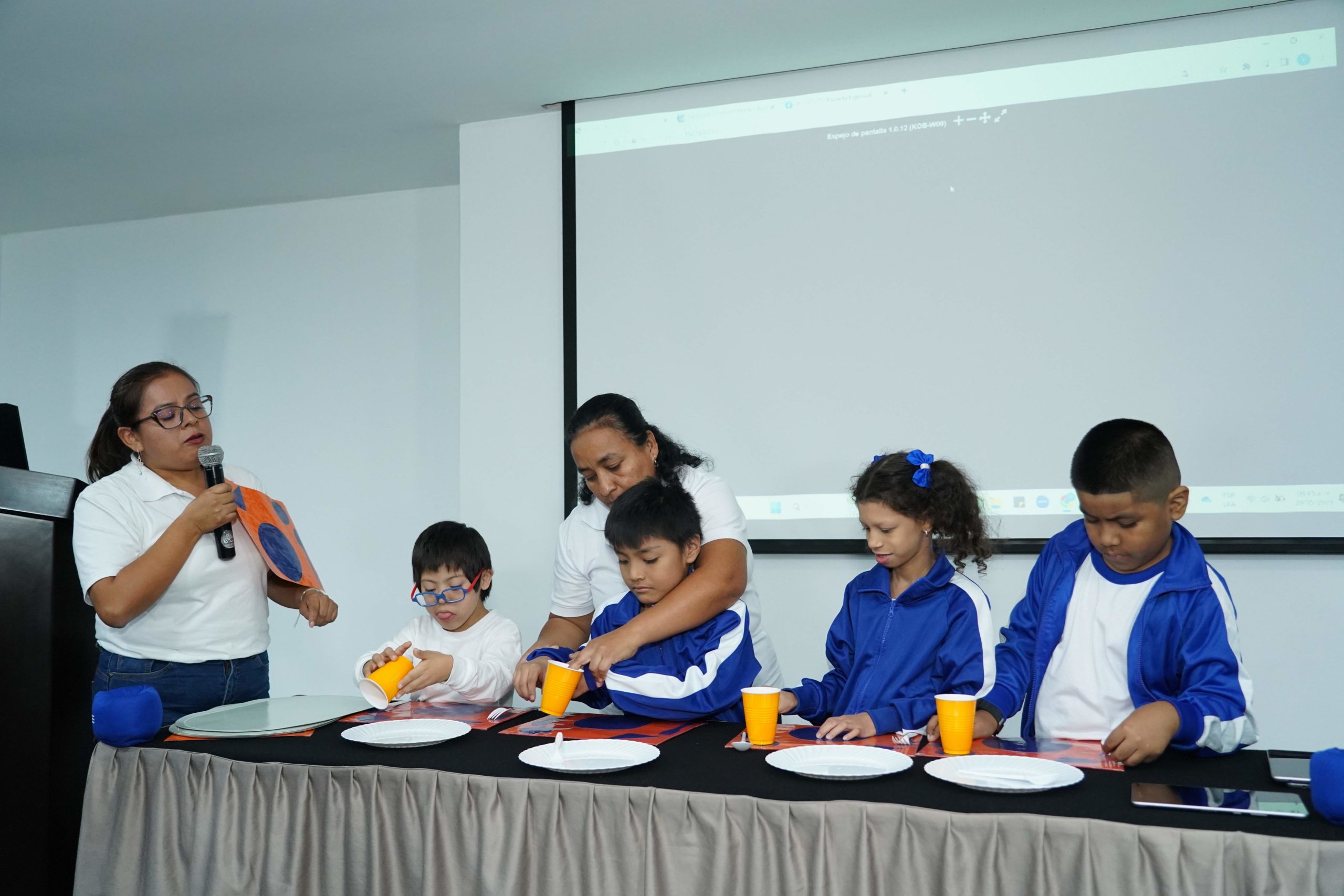 Conectados con la educación e inclusión