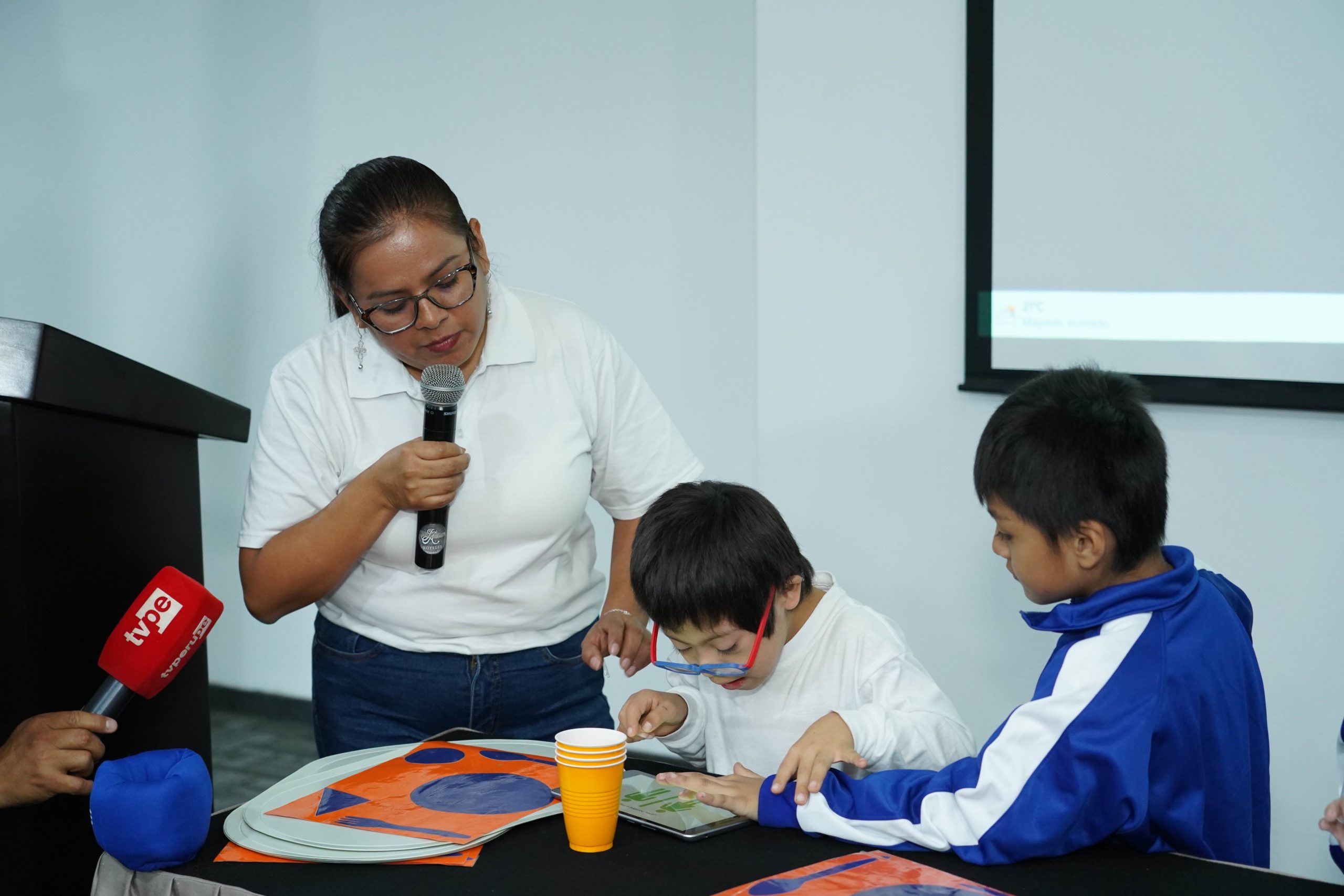Conectados con la educación e inclusión