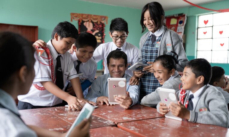 “Comprometidos con la educación” cumple 7 años acercando el futuro a niños y niñas de entornos vulnerables